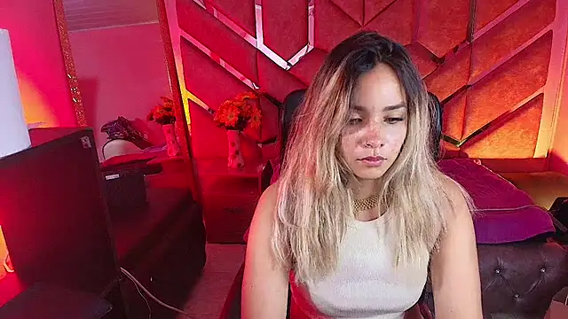 Snapshot of Olivia_Fox69 chatting on December 3, 2025, 2:23 am Olivia Fox69 online show from December 3, 2025, 2:23 am