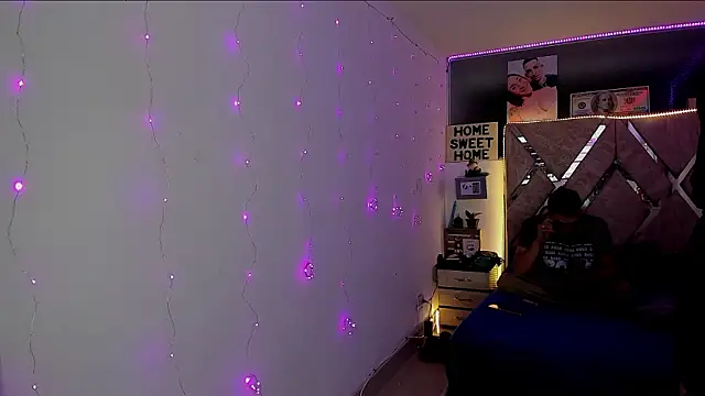 Snapshot of parejacaliente20154 chatting on February 16, 2026, 11:09 am parejacaliente20154 online show from February 16, 2026, 11:09 am