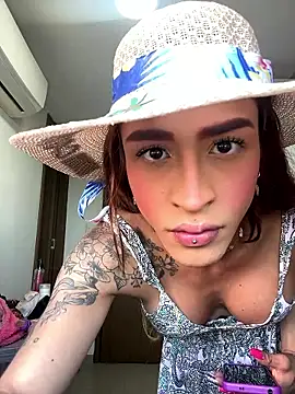 Snapshot of parejacaliente20154 chatting on January 15, 2026, 1:58 pm parejacaliente20154 online show from January 15, 2026, 1:58 pm