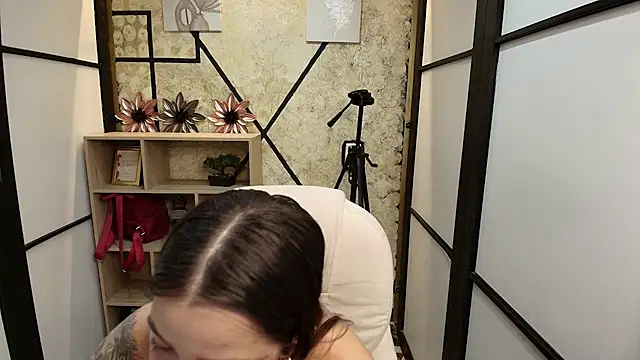 DeboraaLombardii online show from March 6, 2025, 8:27 pm