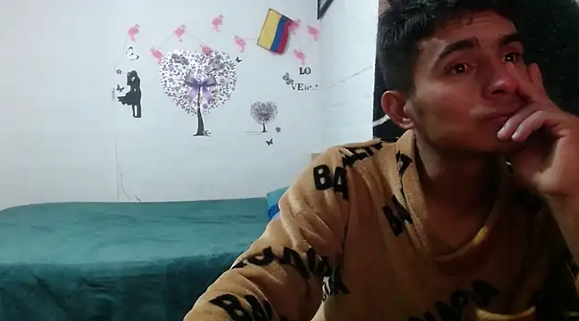 Snapshot of maria_and_angel chatting on December 18, 2024, 3:04 am maria and angel online show from December 18, 2024, 3:04 am