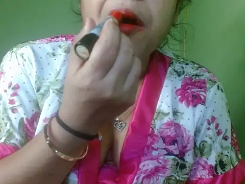 Snapshot of LOVERIAKOL chatting on March 25, 2026, 7:02 pm LOVERIAKOL online show from March 25, 2026, 7:02 pm