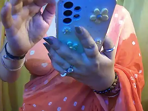 Snapshot of LOVERIAKOL chatting on March 24, 2026, 8:47 am LOVERIAKOL online show from March 24, 2026, 8:47 am