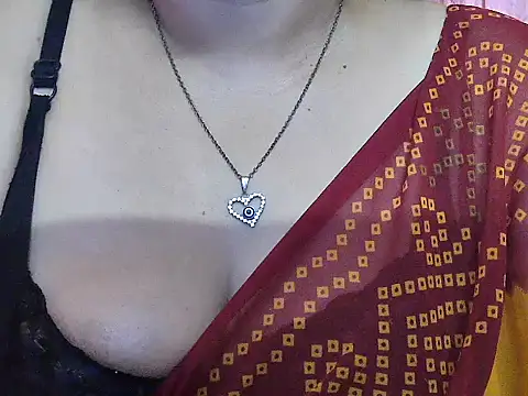 LOVERIAKOL online show from May 17, 2026, 10:26 am