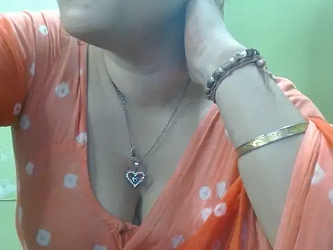 LOVERIAKOL online show from May 19, 2026, 4:58 pm