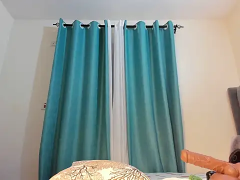 Snapshot of dolly_booty chatting on October 22, 2025, 8:19 pm dolly booty online show from October 22, 2025, 8:19 pm