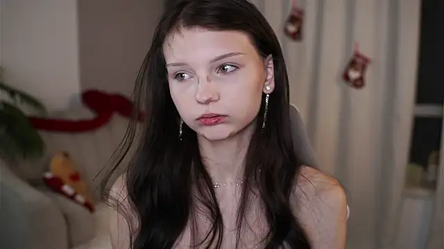 CindyGarrison online show from December 13, 2025, 11:44 pm