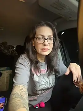 Snapshot of BeautifulMesss chatting on April 4, 2026, 10:49 pm BeautifulMesss online show from April 4, 2026, 10:49 pm