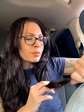 BeautifulMesss online show from October 30, 2025, 2:47 pm