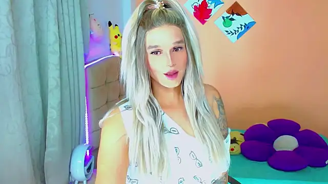 Snapshot of TaylorMon chatting on September 13, 2025, 8:31 pm TaylorMon online show from September 13, 2025, 8:31 pm