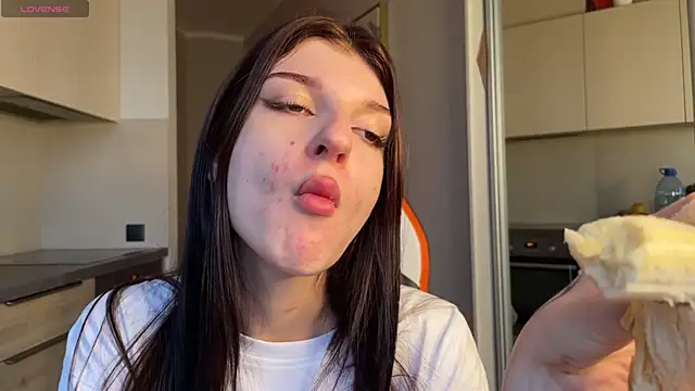 Bunny ShyGirl online show from October 25, 2025, 6:56 am