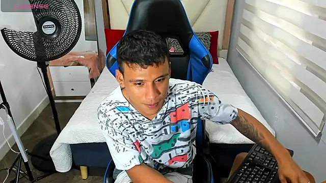 Backsex boy online show from October 24, 2025, 12:04 pm