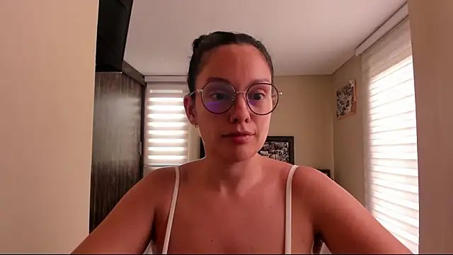 Snapshot of anabel_025 chatting on April 18, 2026, 7:18 pm anabel 025 online show from April 18, 2026, 7:18 pm