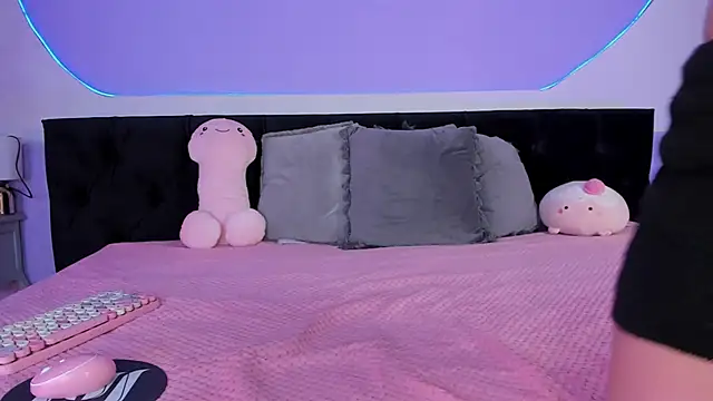 Snapshot of Julieta_Cortes__ chatting on October 24, 2025, 12:59 pm Julieta Cortes online show from October 24, 2025, 12:59 pm