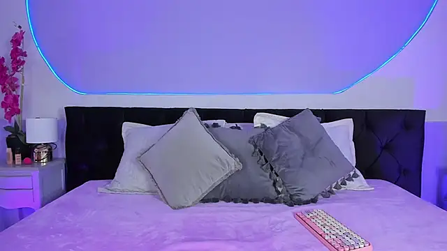 Snapshot of Julieta_Cortes__ chatting on September 9, 2025, 11:52 am Julieta Cortes online show from September 9, 2025, 11:52 am