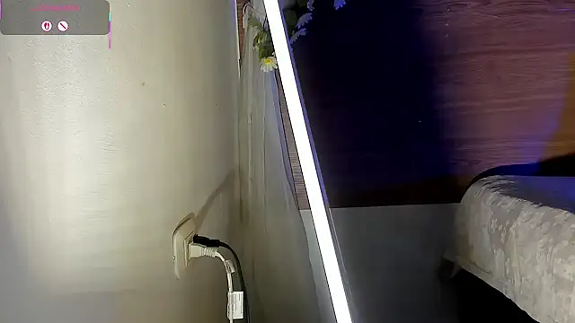 Petite yisell online show from September 12, 2025, 4:34 am