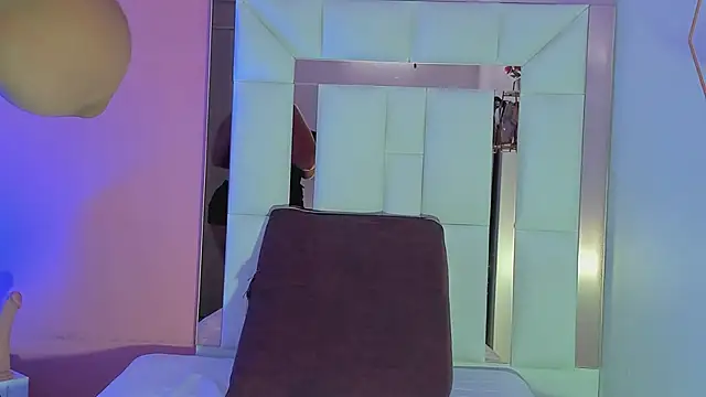 Snapshot of Alanna_hot3 chatting on January 10, 2026, 7:31 pm Alanna hot3 online show from January 10, 2026, 7:31 pm