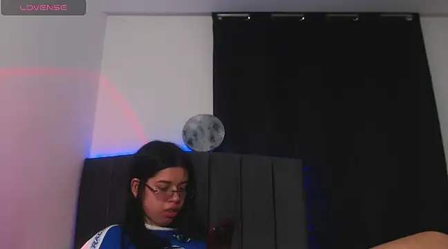 Snapshot of ily_bea chatting on January 13, 2025, 2:18 am ily bea online show from January 13, 2025, 2:18 am