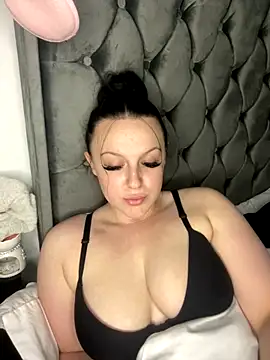 Snapshot of riri_bstvx chatting on October 14, 2025, 4:07 pm riri bstvx online show from October 14, 2025, 4:07 pm