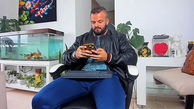 Snapshot of Johnnygrayson1 chatting on October 11, 2025, 9:49 pm Johnnygrayson1 online show from October 11, 2025, 9:49 pm