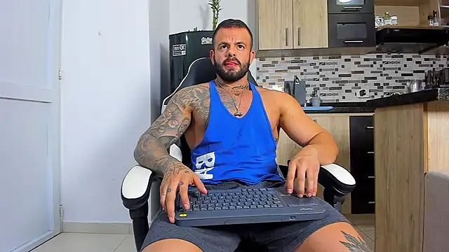 Snapshot of Johnnygrayson1 chatting on November 24, 2025, 11:27 pm Johnnygrayson1 online show from November 24, 2025, 11:27 pm