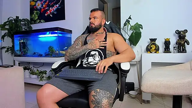 Snapshot of Johnnygrayson1 chatting on September 19, 2025, 11:31 pm Johnnygrayson1 online show from September 19, 2025, 11:31 pm