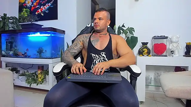 Snapshot of Johnnygrayson1 chatting on October 28, 2025, 11:58 pm Johnnygrayson1 online show from October 28, 2025, 11:58 pm