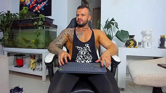 Snapshot of Johnnygrayson1 chatting on November 18, 2025, 11:26 pm Johnnygrayson1 online show from November 18, 2025, 11:26 pm