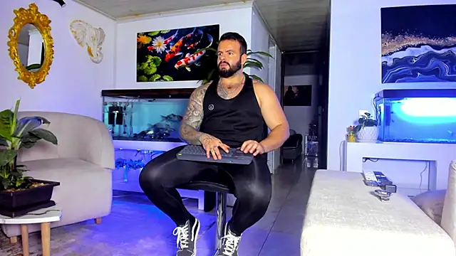 Snapshot of Johnnygrayson1 chatting on March 15, 2025, 11:39 pm Johnnygrayson1 online show from March 15, 2025, 11:39 pm