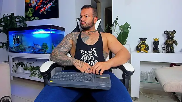 Snapshot of Johnnygrayson1 chatting on September 29, 2025, 11:21 pm Johnnygrayson1 online show from September 29, 2025, 11:21 pm