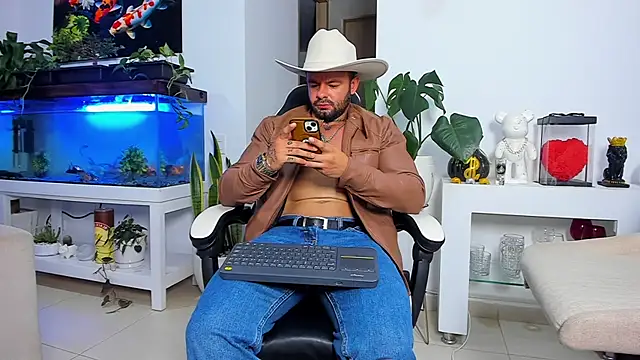 Snapshot of Johnnygrayson1 chatting on November 10, 2025, 12:15 am Johnnygrayson1 online show from November 10, 2025, 12:15 am