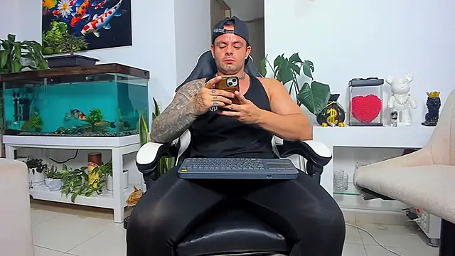 Snapshot of Johnnygrayson1 chatting on October 25, 2025, 2:00 am Johnnygrayson1 online show from October 25, 2025, 2:00 am