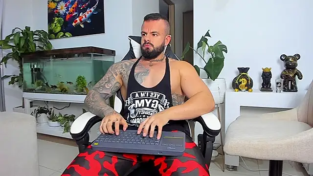 Snapshot of Johnnygrayson1 chatting on September 17, 2025, 11:51 pm Johnnygrayson1 online show from September 17, 2025, 11:51 pm