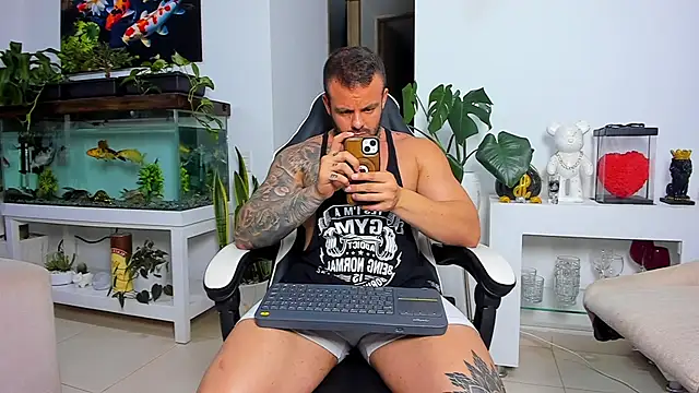 Snapshot of Johnnygrayson1 chatting on November 5, 2025, 12:25 am Johnnygrayson1 online show from November 5, 2025, 12:25 am