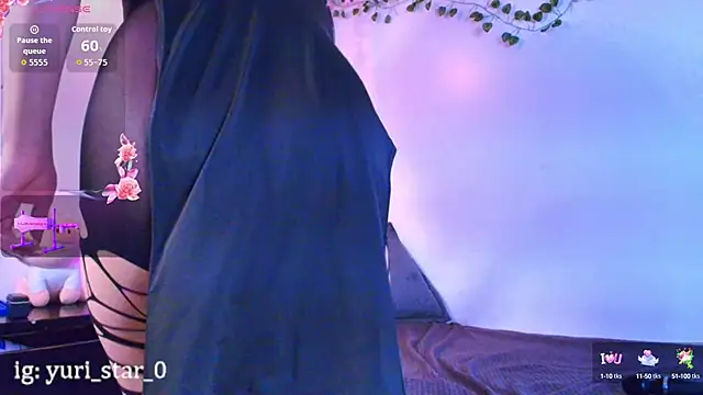 Snapshot of Yuri_Stars chatting on September 21, 2025, 3:44 am Yuri Stars online show from September 21, 2025, 3:44 am