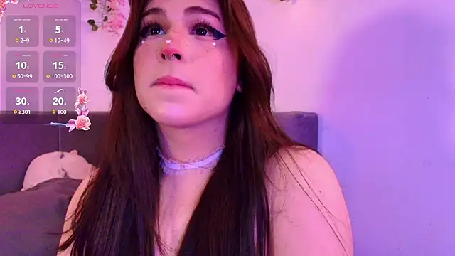 Snapshot of Yuri_Stars chatting on February 19, 2026, 9:23 pm Yuri Stars online show from February 19, 2026, 9:23 pm