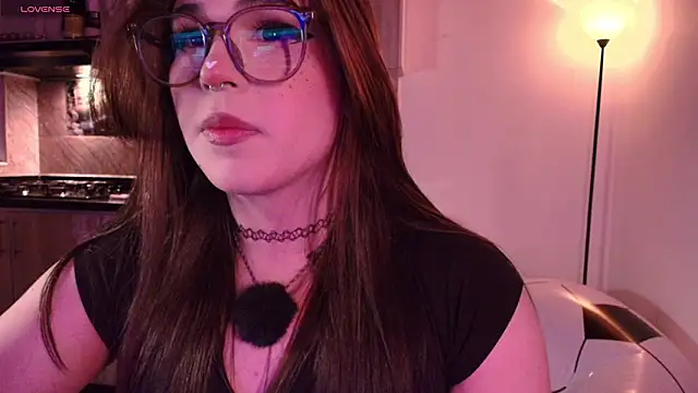 Snapshot of Yuri_Stars chatting on February 9, 2026, 4:10 am Yuri Stars online show from February 9, 2026, 4:10 am