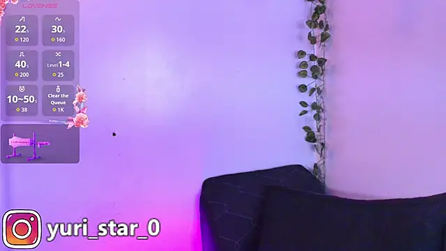 Snapshot of Yuri_Stars chatting on October 8, 2025, 5:42 am Yuri Stars online show from October 8, 2025, 5:42 am