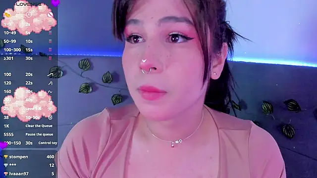 Snapshot of Yuri_Stars chatting on March 12, 2025, 5:28 pm Yuri Stars online show from March 12, 2025, 5:28 pm