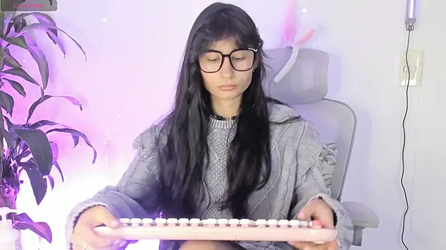 NayeCloud online show from April 3, 2026, 4:30 am