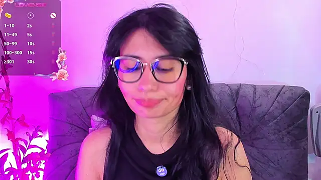 NayeCloud online show from June 26, 2026, 4:51 am