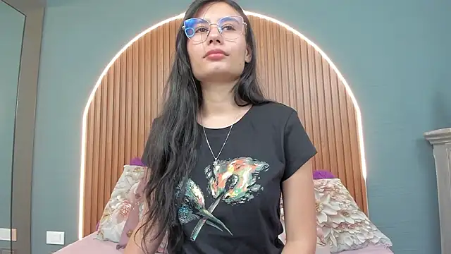 Snapshot of NayeCloud chatting on February 7, 2026, 3:47 am NayeCloud online show from February 7, 2026, 3:47 am