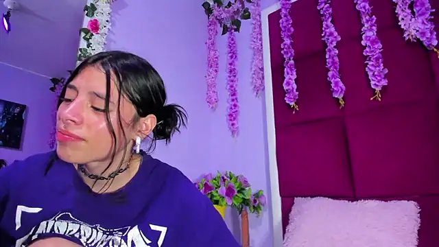 Sasha Petitte online show from March 23, 2025, 6:16 am