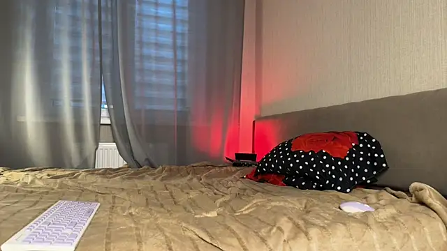 weshycouple online show from October 15, 2025, 7:22 pm