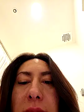 Snapshot of xLadyScarlettx chatting on February 12, 2026, 3:39 am xLadyScarlettx online show from February 12, 2026, 3:39 am