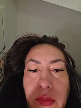 Snapshot of xLadyScarlettx chatting on April 13, 2026, 3:21 am xLadyScarlettx online show from April 13, 2026, 3:21 am