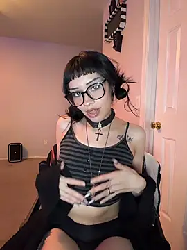 Snapshot of Gothbabbi chatting on March 8, 2026, 8:01 pm Gothbabbi online show from March 8, 2026, 8:01 pm