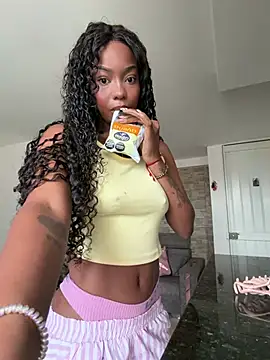 Snapshot of Isaa_Coleman_ chatting on July 9, 2026, 10:31 pm Isaa Coleman online show from July 9, 2026, 10:31 pm