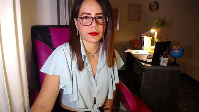 Snapshot of danielle_rose_1 chatting on April 10, 2026, 1:51 pm danielle rose 1 online show from April 10, 2026, 1:51 pm