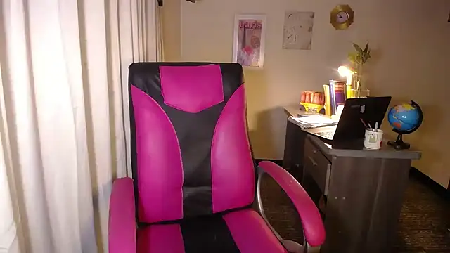 Snapshot of danielle_rose_1 chatting on March 12, 2026, 1:48 pm danielle rose 1 online show from March 12, 2026, 1:48 pm